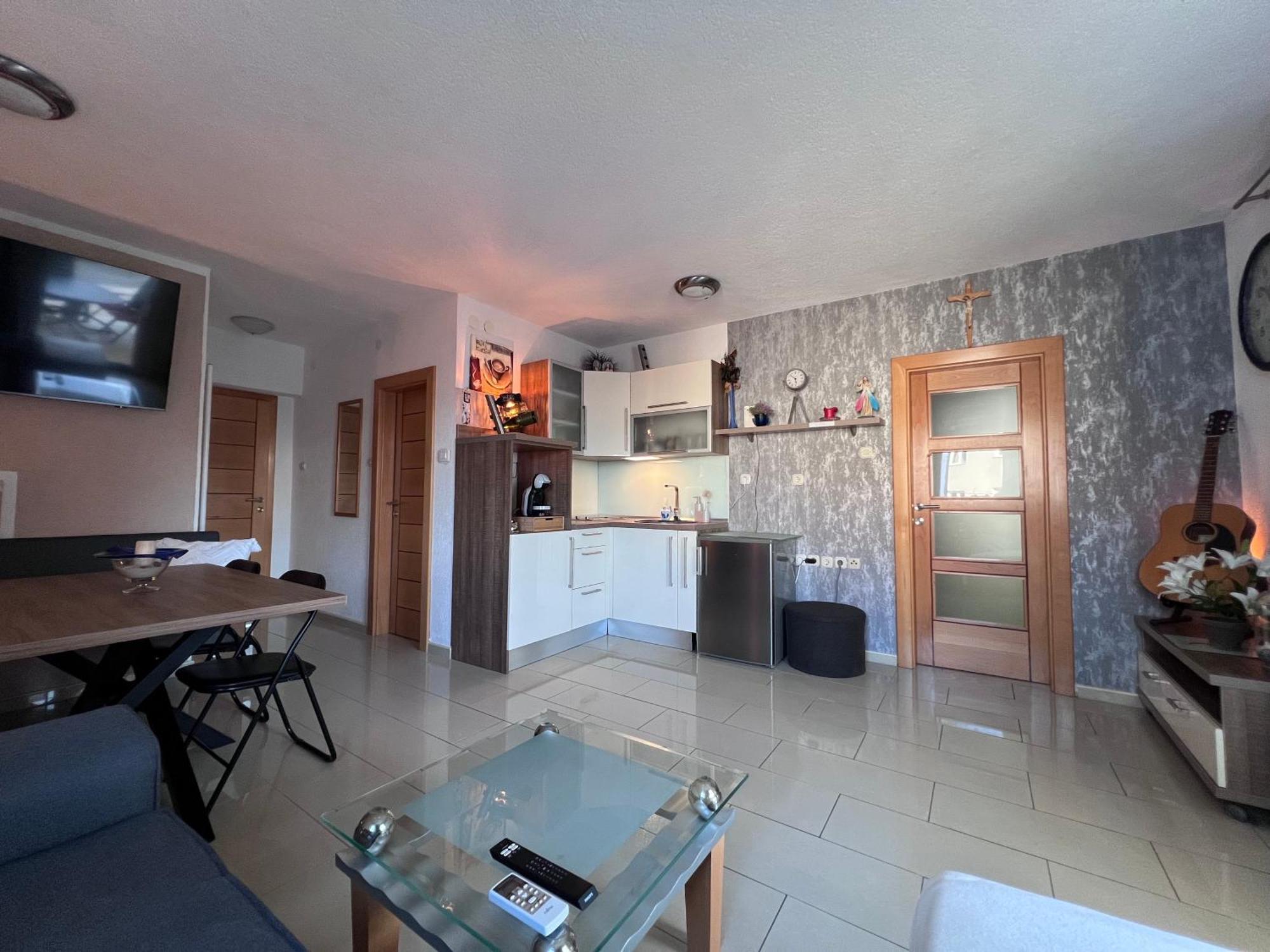 טרוגיר Apartment Mira - Sea View מראה חיצוני תמונה